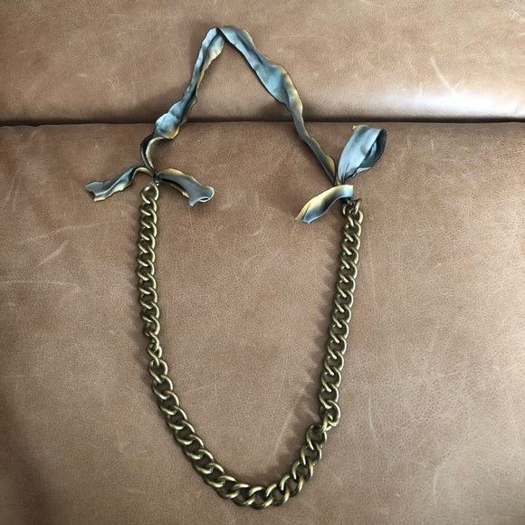 Brass chain w hand dyed silk ribbon necklace - Picture 3 of 5